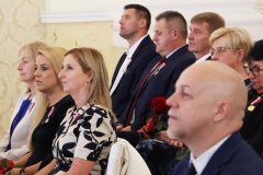 30-wydarzenie-odznaczenia-pracowników-Huty-Pokój-goście