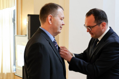 30.-Pan-Andrzej-Spychalski-odznaczony-pracownik-Huty-Pokój-S.A.